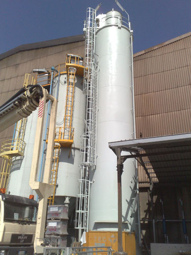 Silo for activated carbon